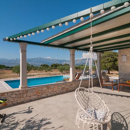 2 Bedroom Stunning In