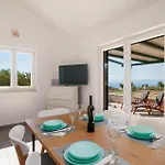 Front In * Postira