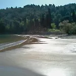 Front In * Postira